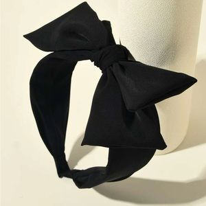 🎉 3 items for $20! NWT Black Bow Headband